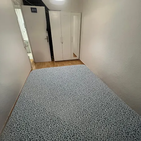 Aparta Estudio Lejlighed